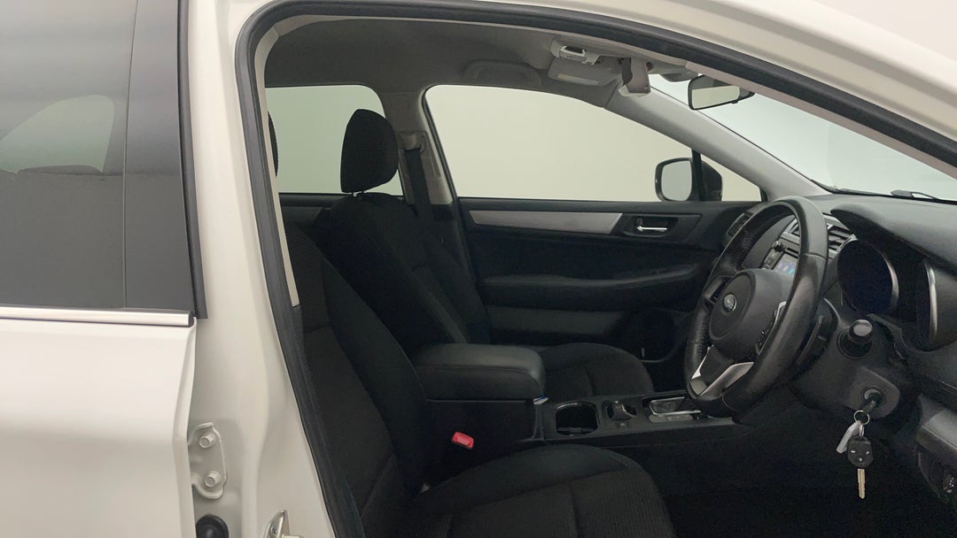 2018 Subaru Outback 2.5i  AWD, Automatic, 159428 km, Right Side Front Door Cabin View