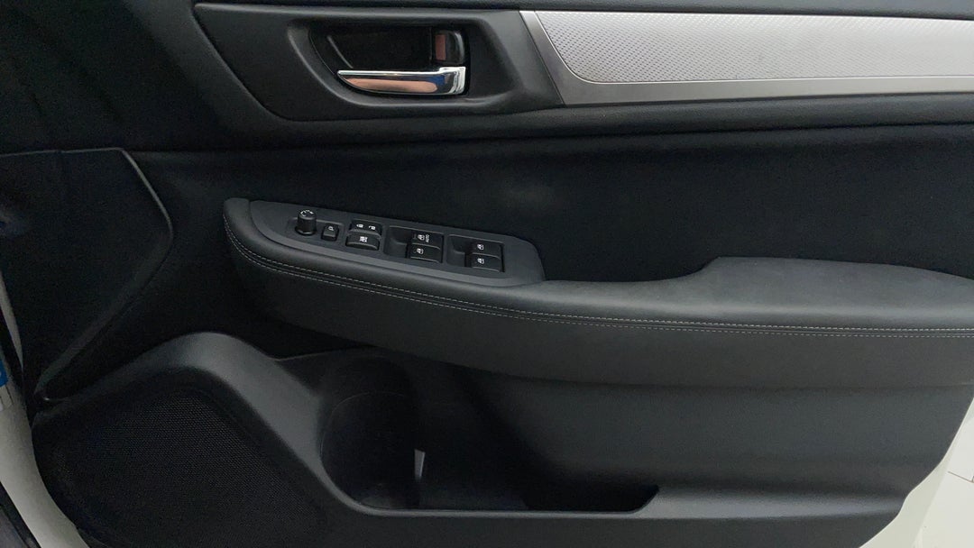 2018 Subaru Outback 2.5i  AWD, Automatic, 159428 km, Speaker View