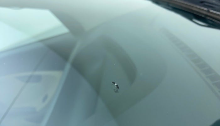2018 Hyundai Eon ERA +, Petrol, Manual, 27,856 km, Front windshield - Minor spot on windshield