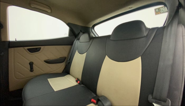 2018 Hyundai Eon ERA +, Petrol, Manual, 27,856 km, Right Side Rear Door Cabin