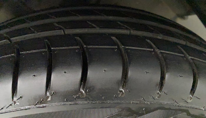 2012 Toyota Etios Liva G, Petrol, Manual, 24,434 km, Left Rear Tyre Tread