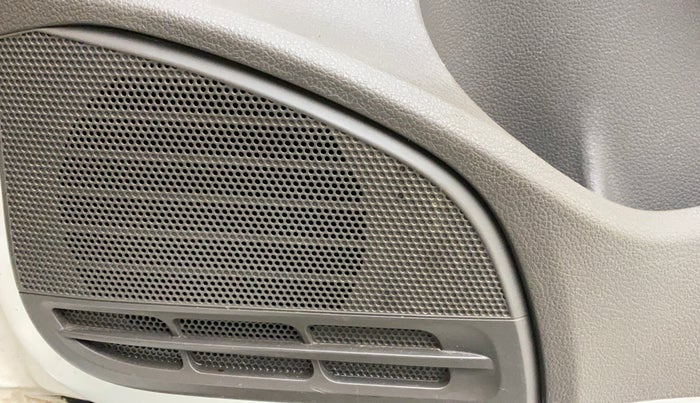 2016 Volkswagen Vento HIGHLINE PETROL AT, Petrol, Automatic, 1,03,296 km, Speaker
