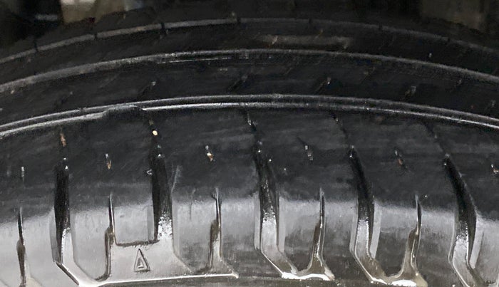 2018 Maruti Swift VXI D, Petrol, Manual, 17,239 km, Right Rear Tyre Tread