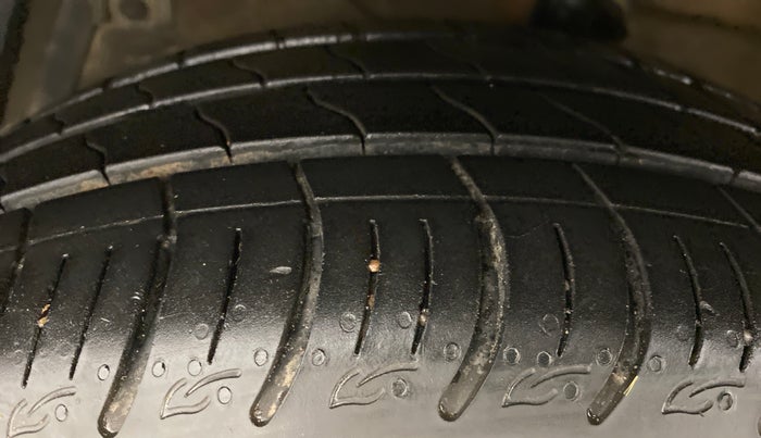 2018 Maruti Ciaz ALPHA 1.3 DDIS SHVS, Diesel, Manual, 53,684 km, Left Front Tyre Tread
