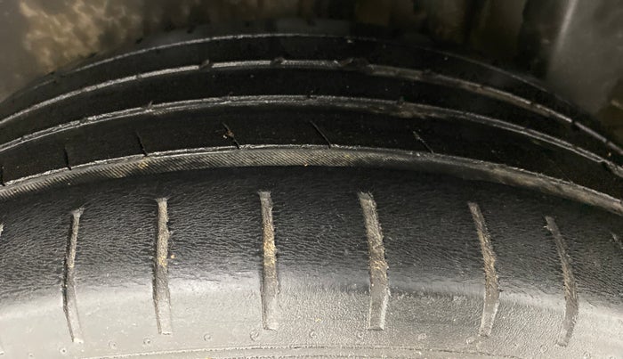 2018 Maruti Ciaz ALPHA 1.3 DDIS SHVS, Diesel, Manual, 53,684 km, Left Rear Tyre Tread