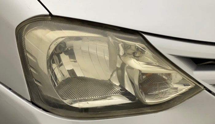 2012 Toyota Etios Liva GD, Diesel, Manual, 79,336 km, Right headlight - Minor scratches