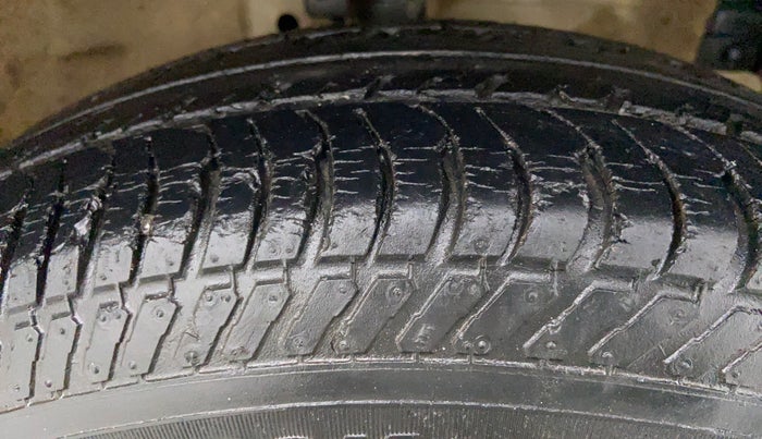 2014 Maruti Swift Dzire VXI 1.2 BS IV, Petrol, Manual, 19,856 km, Right Front Tyre Tread
