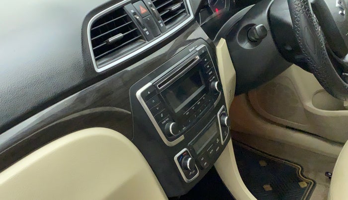 2017 Maruti Ciaz ZETA DIESEL 1.3, Diesel, Manual, 90,677 km, Infotainment system - Parking sensor not working