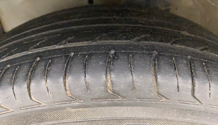 2021 Maruti Celerio VXI CNG, CNG, Manual, 16,865 km, Left Front Tyre Tread