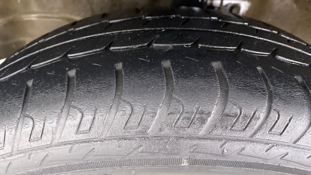 Left Front Tyre Tread