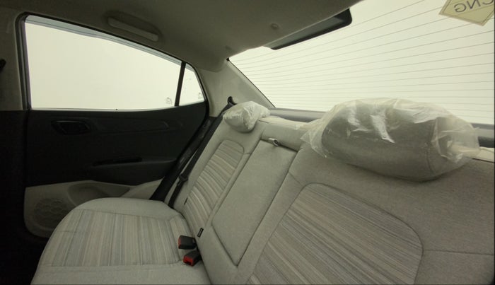2020 Hyundai AURA S 1.2 CNG, CNG, Manual, 57,453 km, Right Side Rear Door Cabin
