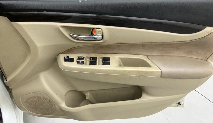 2015 Maruti Ciaz VXI PLUS, Petrol, Manual, 90,693 km, Driver Side Door Panels Control