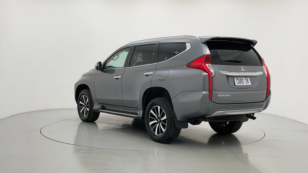 Left Back Diagonal (45- Degree) View