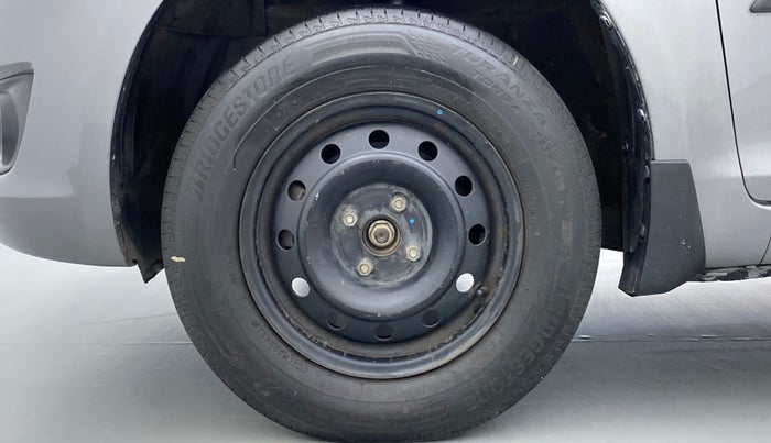 2014 Maruti Swift VXI D, Petrol, Manual, 31,860 km, Left Front Wheel