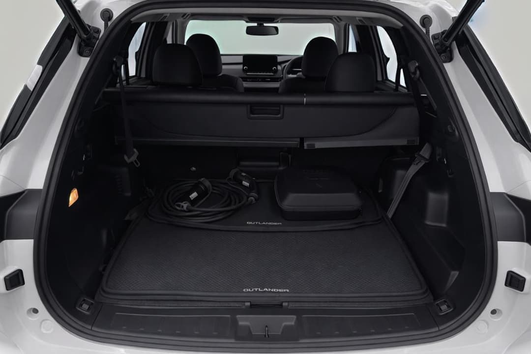 2025 Mitsubishi Outlander Phev Exceed 5+2 Seat (AWD), Automatic, 6739 km, Boot Inside View