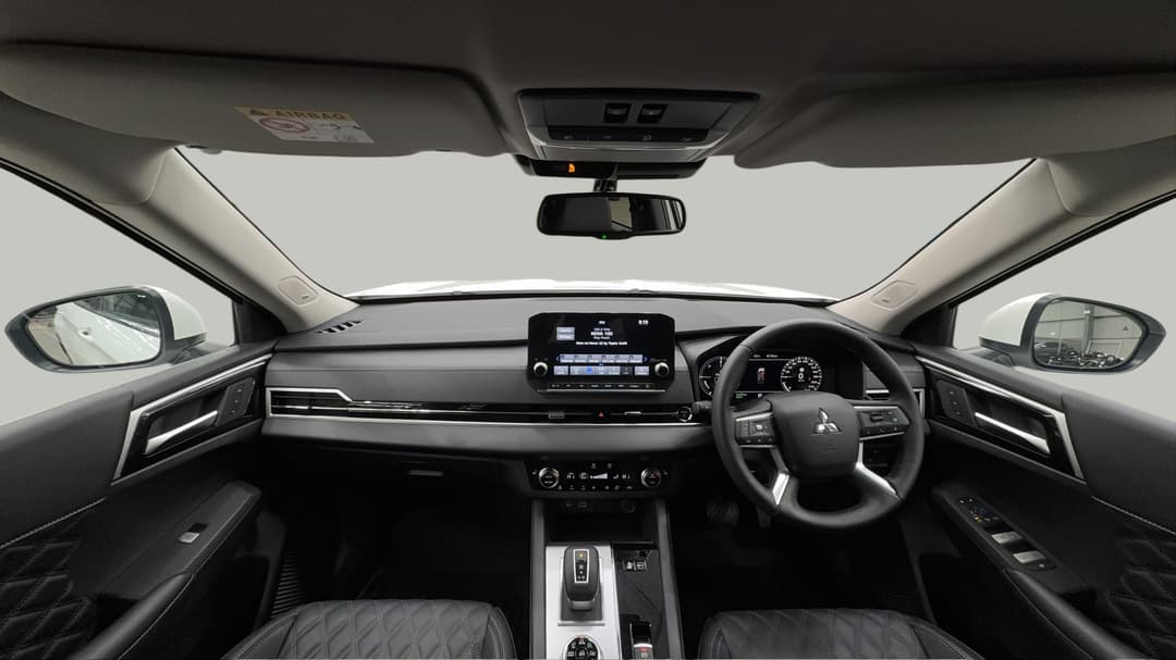 2025 Mitsubishi Outlander Phev Exceed 5+2 Seat (AWD), Automatic, 6739 km, Dashboard View
