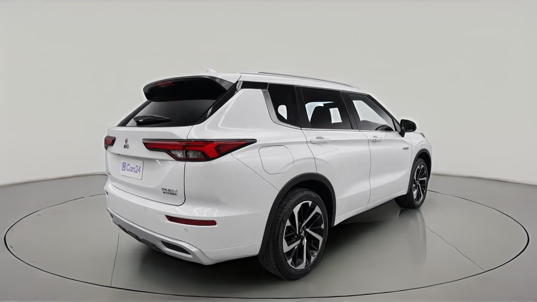 2025 Mitsubishi Outlander Phev Exceed 5+2 Seat (AWD), Automatic, 6739 km, Right Back Diagonal (45- Degree) View