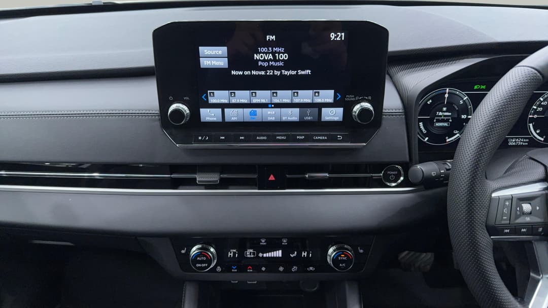 2025 Mitsubishi Outlander Phev Exceed 5+2 Seat (AWD), Automatic, 6739 km, Center Console