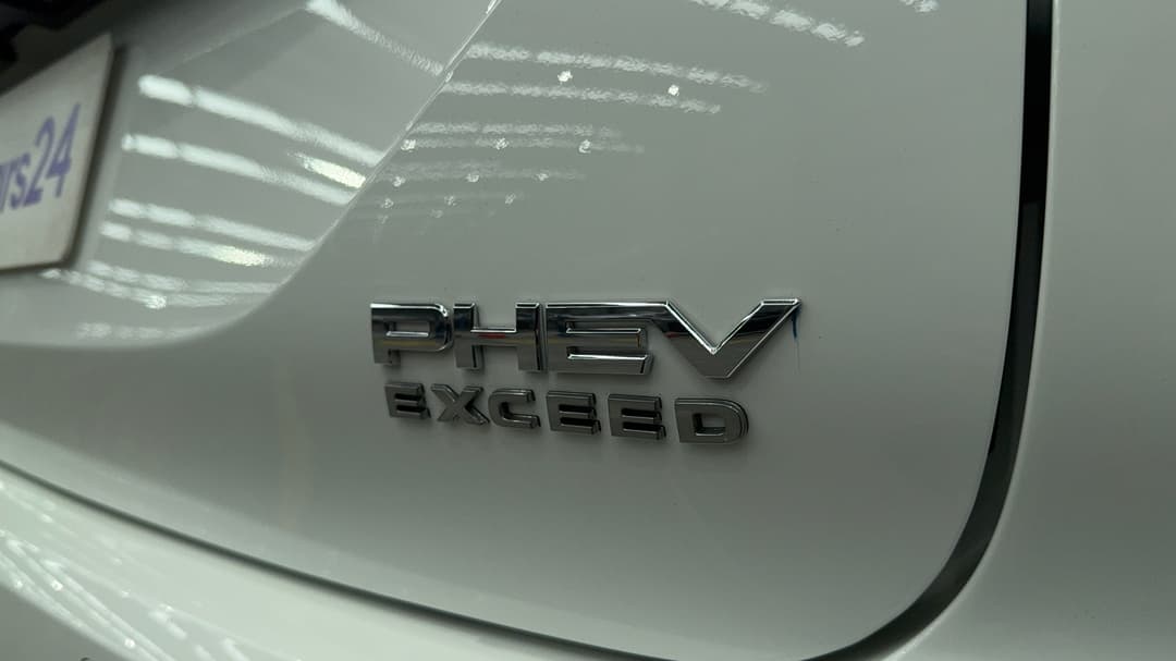 2025 Mitsubishi Outlander Phev Exceed 5+2 Seat (AWD), Automatic, 6739 km, Badge (Boot Right Side)