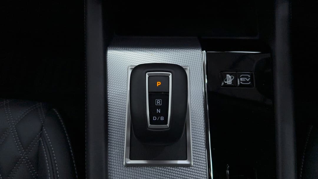 2025 Mitsubishi Outlander Phev Exceed 5+2 Seat (AWD), Automatic, 6739 km, Gear Lever 