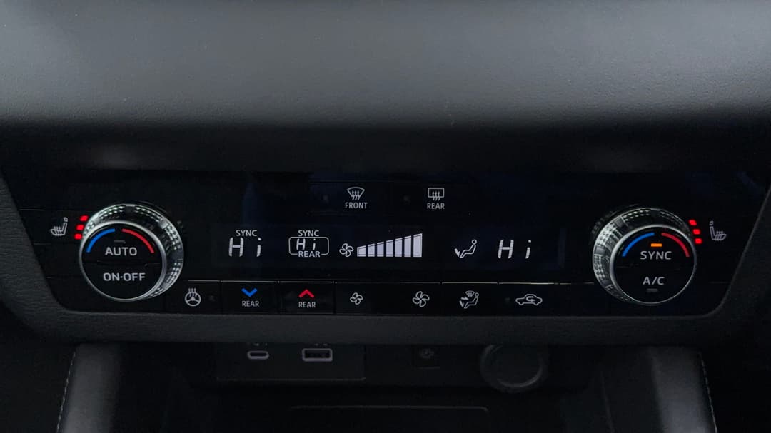 2025 Mitsubishi Outlander Phev Exceed 5+2 Seat (AWD), Automatic, 6739 km, Ventilated Seats