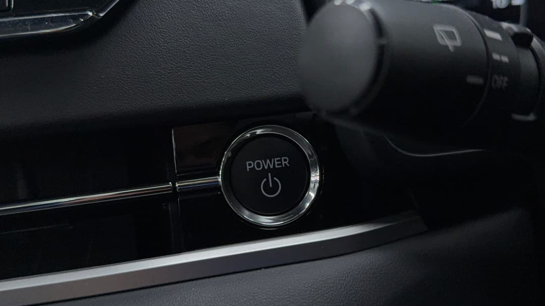 2025 Mitsubishi Outlander Phev Exceed 5+2 Seat (AWD), Automatic, 6739 km, Keyless / Button Start