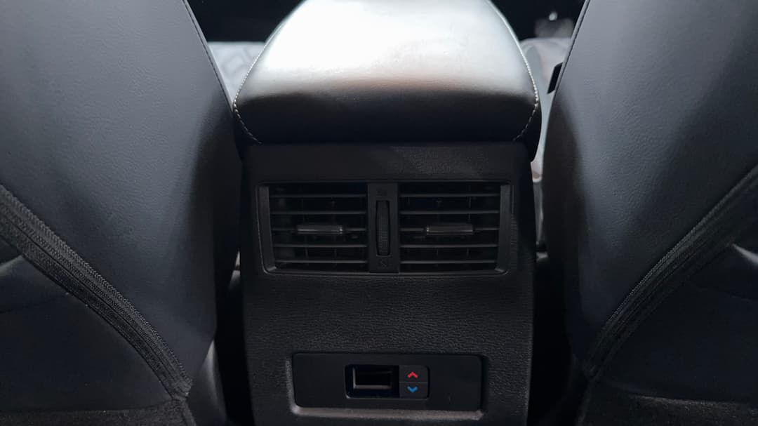 2025 Mitsubishi Outlander Phev Exceed 5+2 Seat (AWD), Automatic, 6739 km, Rear A/C Vent