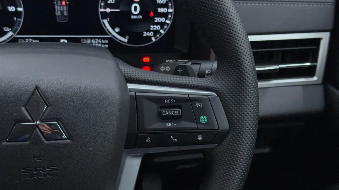 2025 Mitsubishi Outlander Phev Exceed 5+2 Seat (AWD), Automatic, 6739 km, Cruise Control