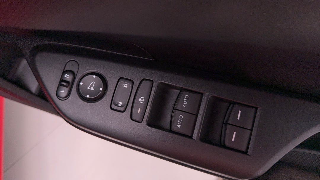 2019 Honda Civic 50 Years Edition, Automatic, 71083 km, Drivers Side Door Panel Controls