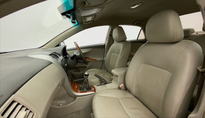 2010 Toyota Corolla Altis G DIESEL, Diesel, Manual, 51,139 km, Right Side Front Door Cabin
