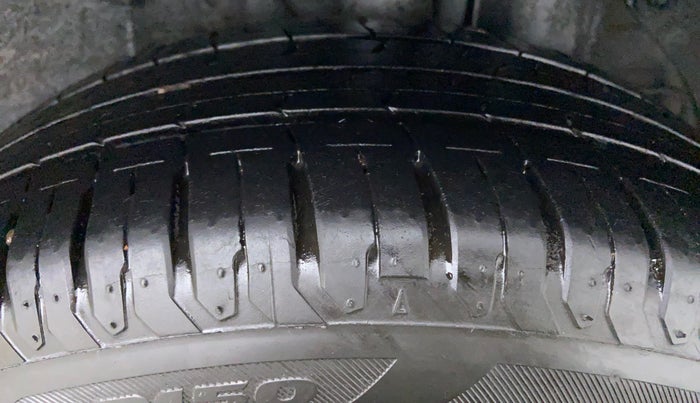 2014 Hyundai Elite i20 ASTA 1.2, Petrol, Manual, 99,214 km, Left Rear Tyre Tread