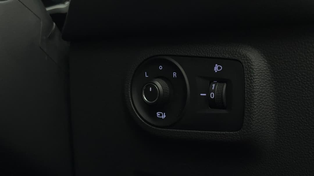 2023 MG Zst Essence, Automatic, 22755 km, Utility Switches/Buttons