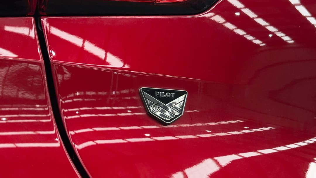 2023 MG Zst Essence, Automatic, 22755 km, Badge (Boot Left Side)
