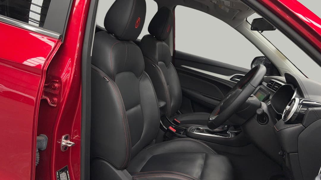 2023 MG Zst Essence, Automatic, 22755 km, Right Side Front Door Cabin View