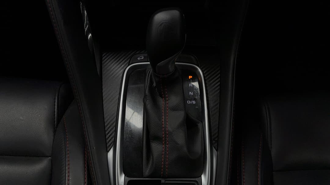 2023 MG Zst Essence, Automatic, 22755 km, Gear Lever 