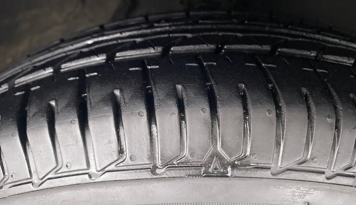 2013 Hyundai i10 MAGNA 1.2 KAPPA2, Petrol, Manual, 21,676 km, Right Front Tyre Tread