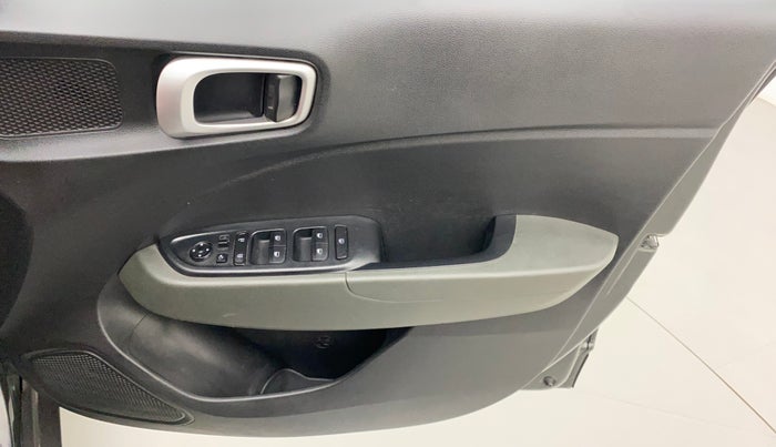 2019 Hyundai VENUE SX PLUS 1.0 TURBO DCT, Petrol, Automatic, 1,17,010 km, Driver Side Door Panels Control