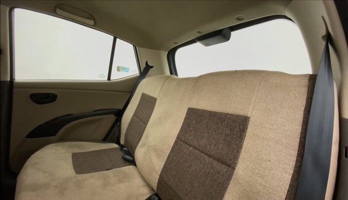 2015 Hyundai i10 MAGNA 1.1 IRDE2, Petrol, Manual, 30,527 km, Right Side Rear Door Cabin