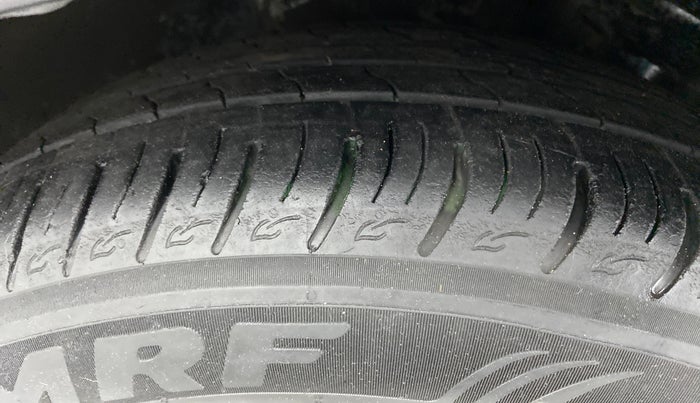 2015 Hyundai Creta 1.6 SX (O) CRDI, Diesel, Manual, 57,105 km, Left Front Tyre Tread