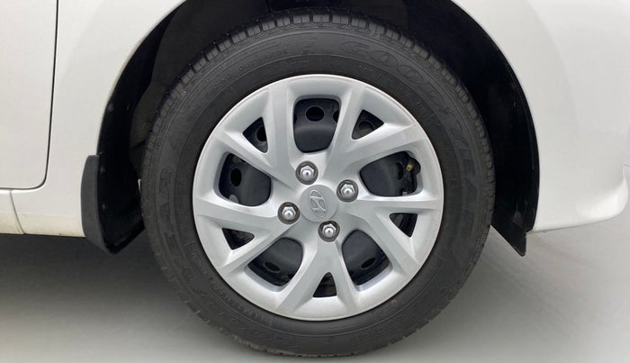2017 Hyundai Grand i10 SPORTZ 1.2 KAPPA VTVT, Petrol, Manual, 17,119 km, Right Front Wheel