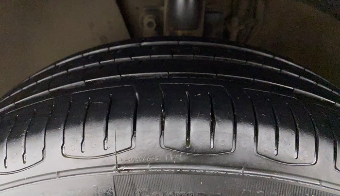2019 Volkswagen Vento HIGHLINE DIESEL 1.5, Diesel, Manual, 1,17,413 km, Left Front Tyre Tread
