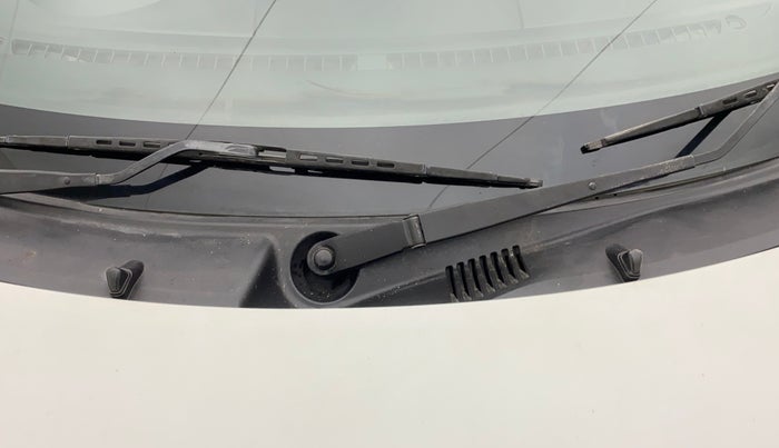 2015 Maruti Swift VDI ABS, Diesel, Manual, 45,074 km, Front windshield - Wiper nozzle not functional