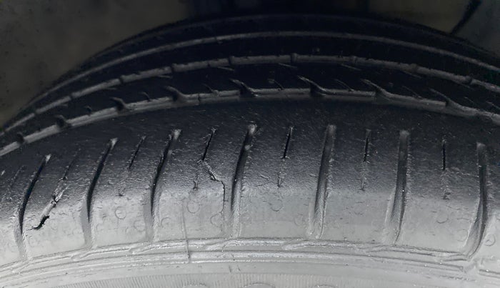2018 Hyundai Elite i20 ASTA 1.2 (O), Petrol, Manual, 38,455 km, Right Front Tyre Tread