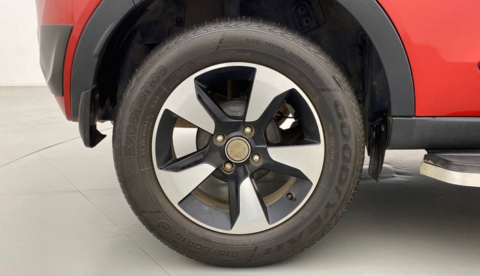 2019 Tata NEXON XZA+ 1.5, Diesel, Automatic, 31,636 km, Right Rear Wheel