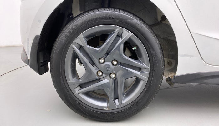 2021 Hyundai NEW I20 SPORTZ 1.5 MT, Diesel, Manual, 97,850 km, Right Rear Wheel