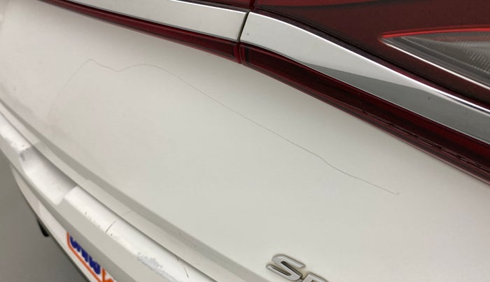 2021 Hyundai NEW I20 SPORTZ 1.5 MT, Diesel, Manual, 97,850 km, Dicky (Boot door) - Minor scratches