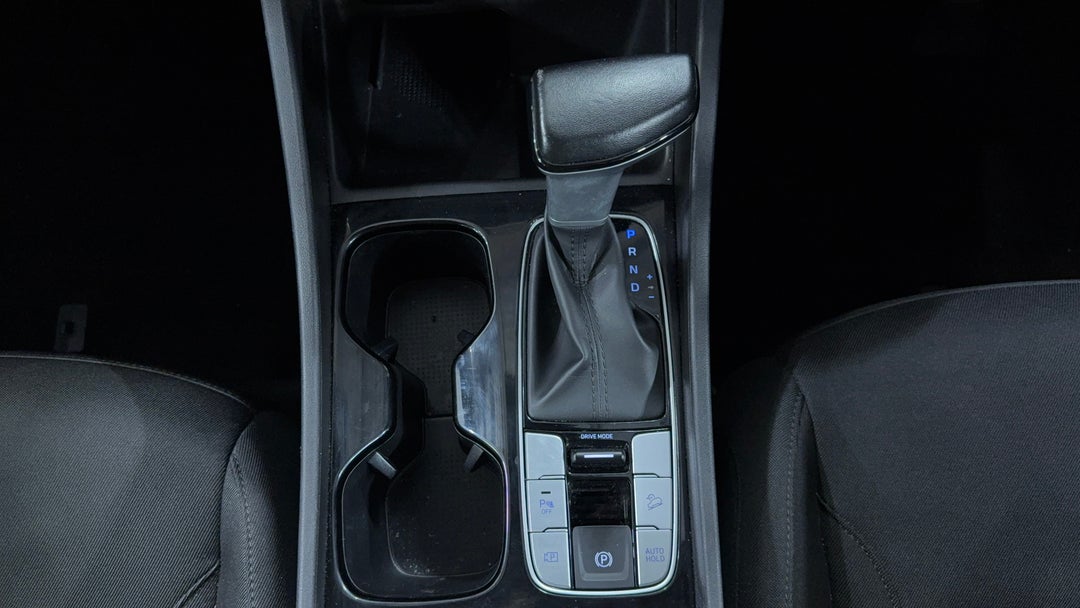 2023 Hyundai Tucson (fwd), Automatic, 50553 km, Gear Lever 