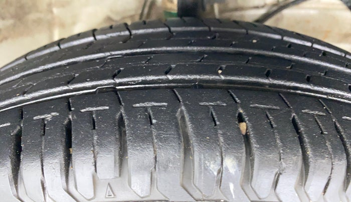 2019 Maruti Dzire VXI, Petrol, Manual, 16,172 km, Right Front Tyre Tread