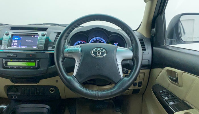 2014 Toyota Fortuner 3.0 AT 4X2, Diesel, Automatic, 1,89,323 km, Steering Wheel Close Up