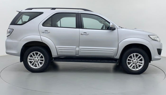 2014 Toyota Fortuner 3.0 AT 4X2, Diesel, Automatic, 1,89,323 km, Right Side